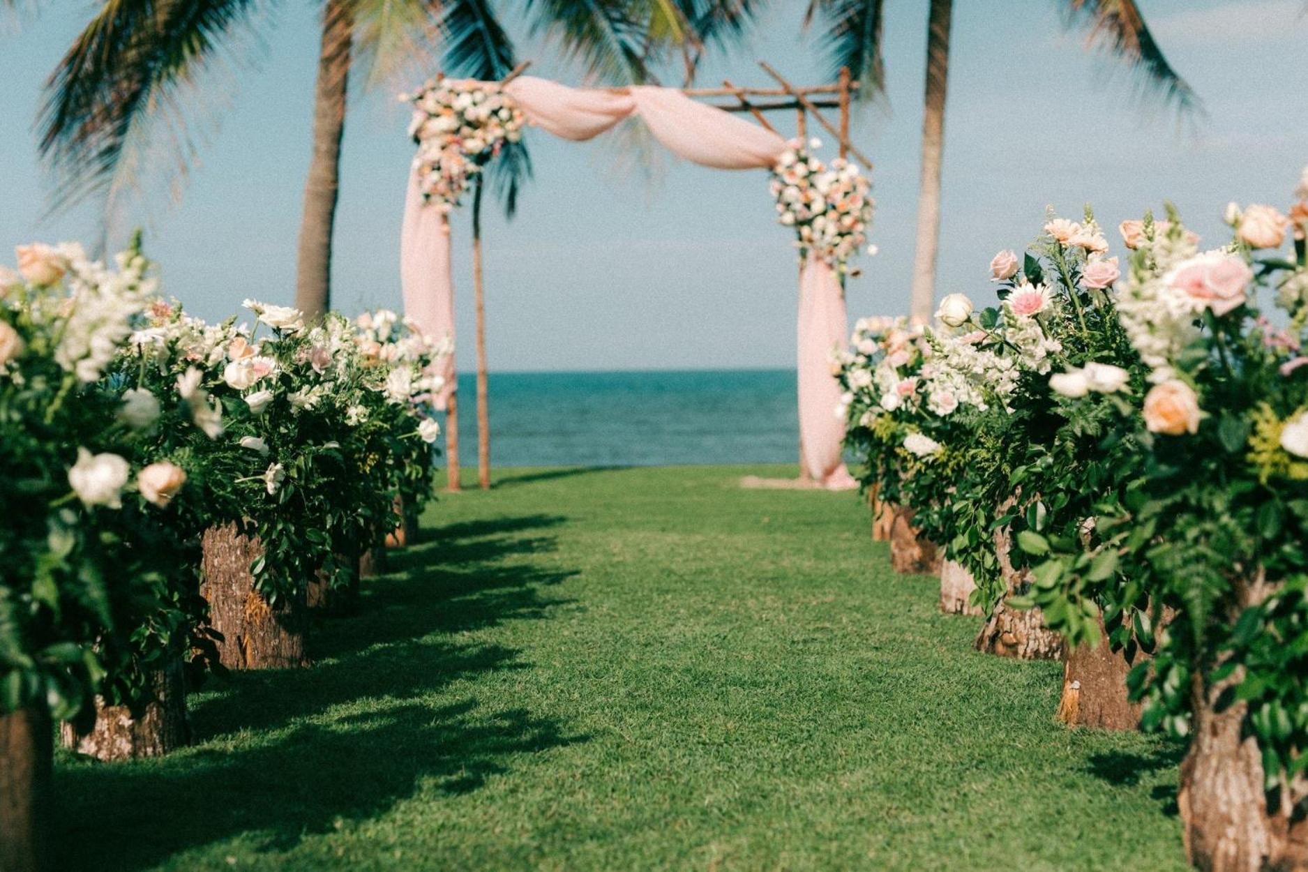 Palm Garden Beach Resort & Spa Χόι Αν Εξωτερικό φωτογραφία Wedding ceremony at the beach