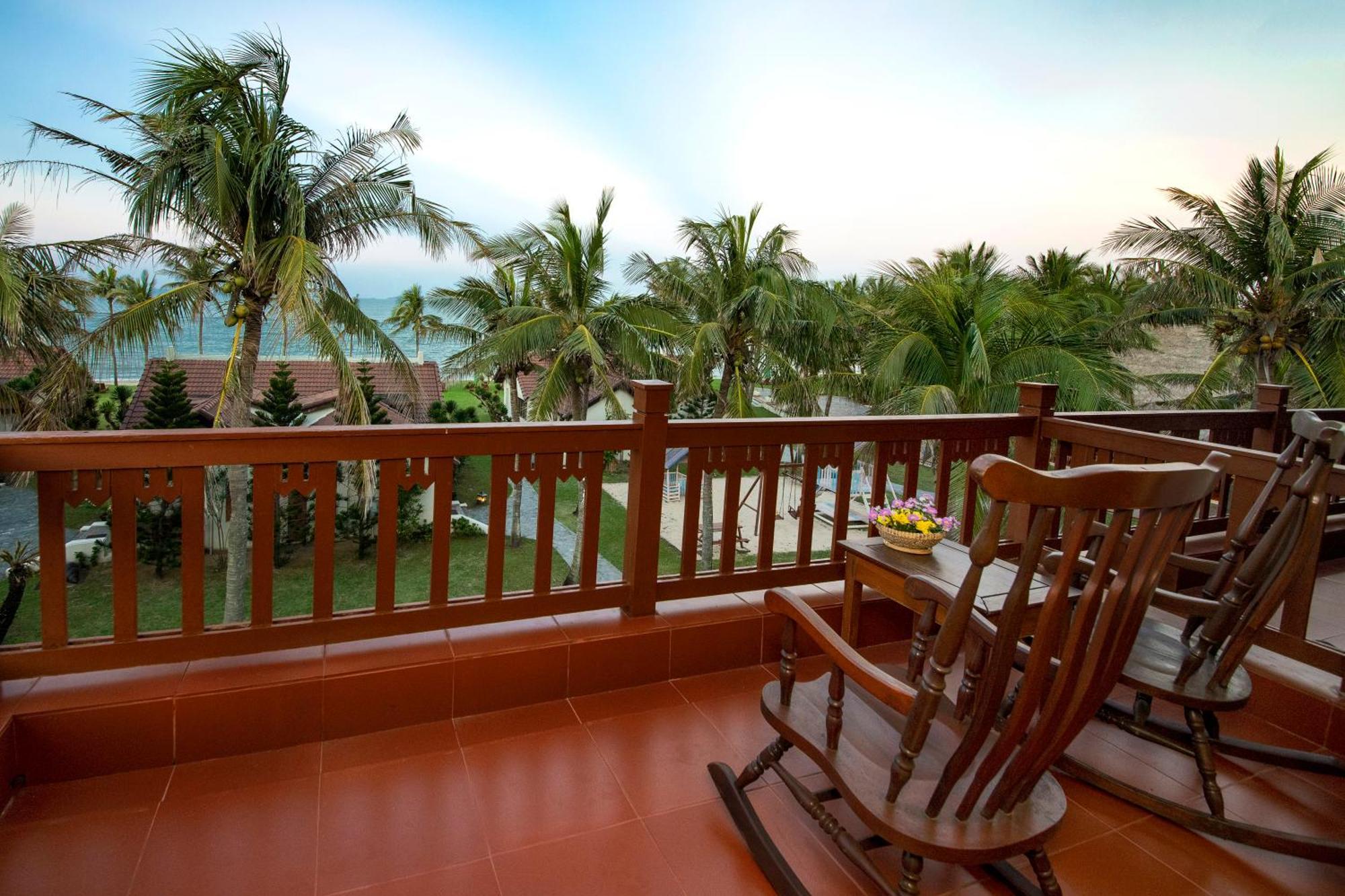Palm Garden Beach Resort & Spa Χόι Αν Εξωτερικό φωτογραφία A balcony