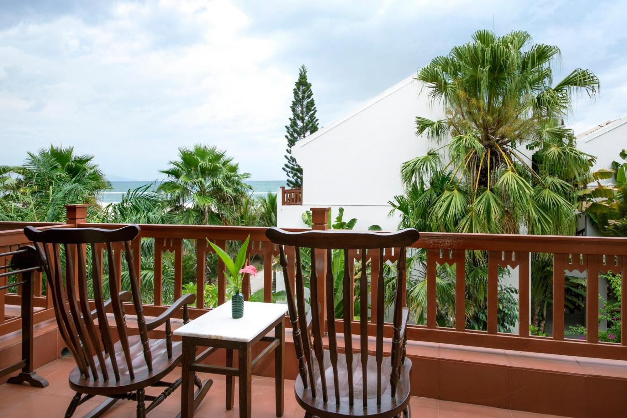 Palm Garden Beach Resort & Spa Χόι Αν Εξωτερικό φωτογραφία A balcony