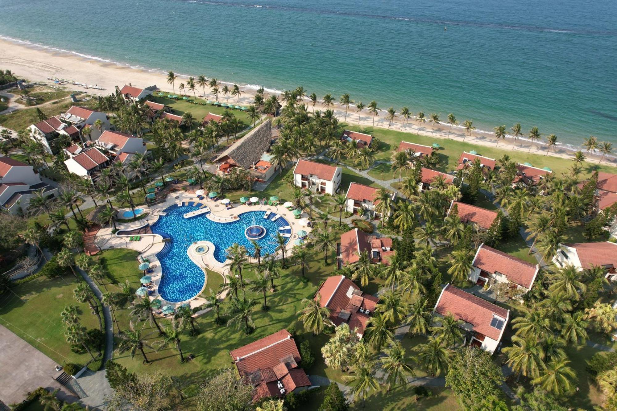 Palm Garden Beach Resort & Spa Χόι Αν Εξωτερικό φωτογραφία Aerial view of the resort